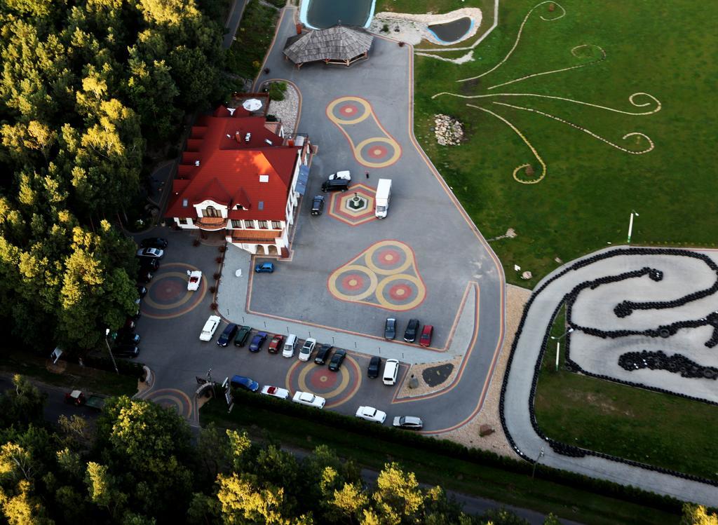 Malutkie Resort Radomsko Eksteriør bilde